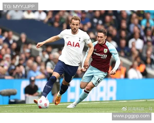 凯恩的传奇之路：从天才少年到足球巨星的辉煌历程